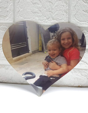 חיתוך והדפסה על זכוכית אקרילית